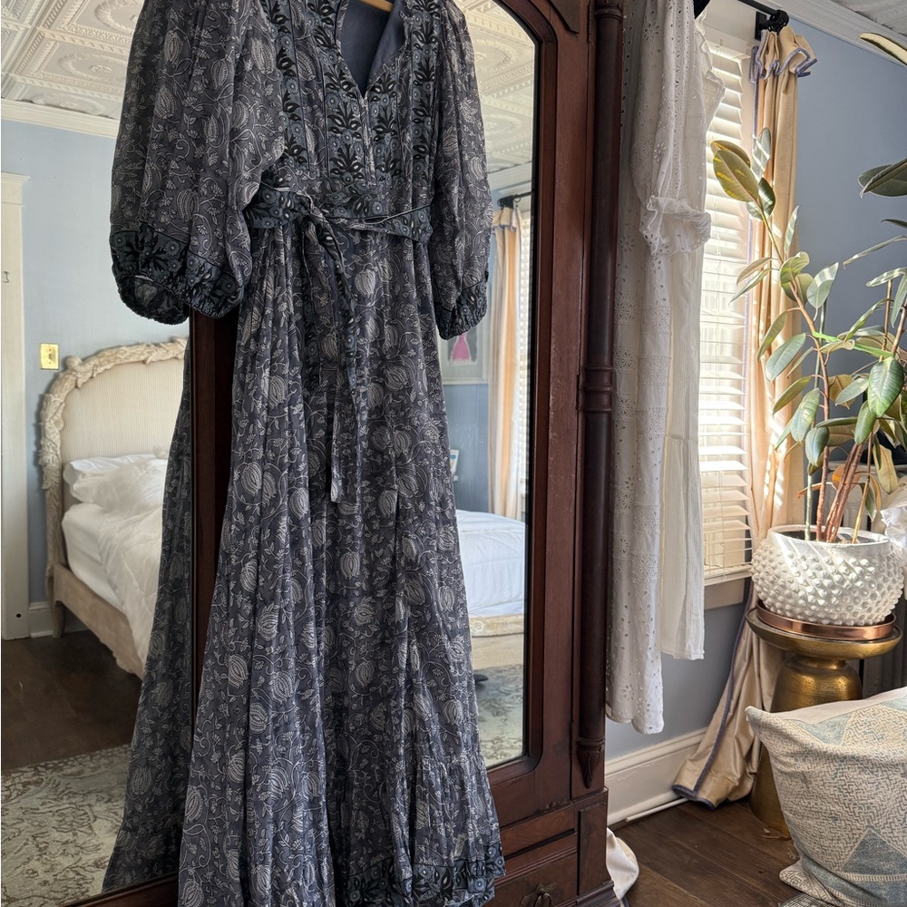 Long Sleeve Paisley Maxi Dress - Gray